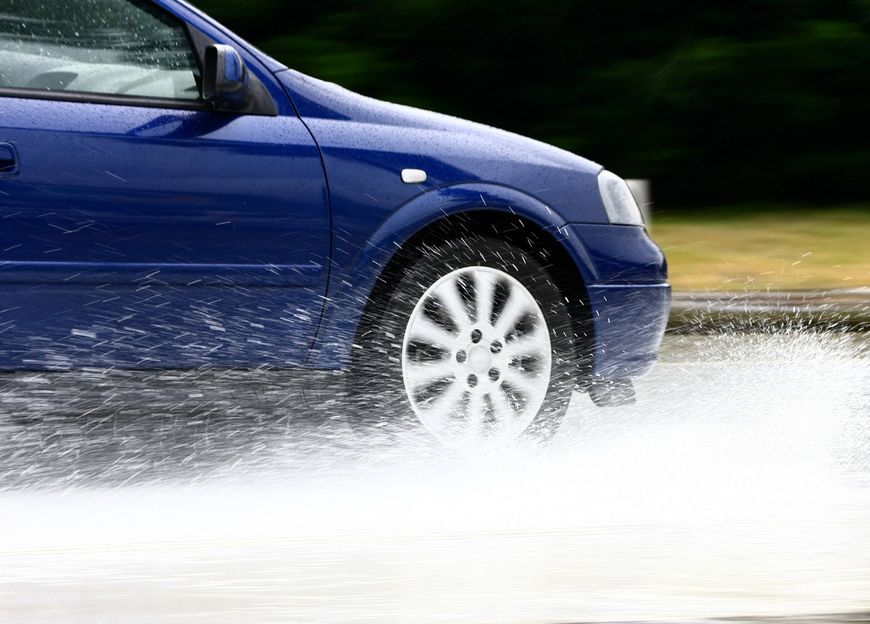 Aquaplaning: Breite Reifen Sind Gefährlicher - Artikel - Ktipp.ch